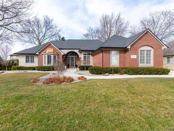 11215 Wilshire Drive, Shelby Twp, MI 48315