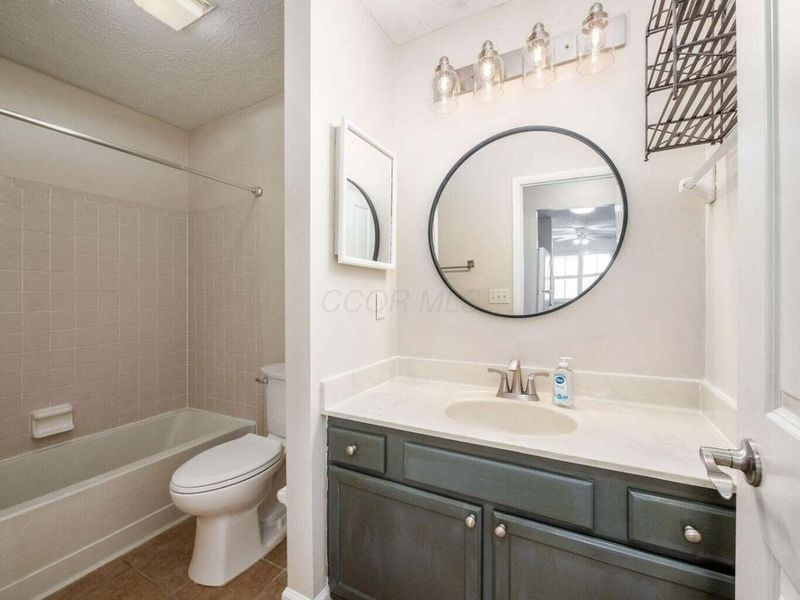 2196 Hedgerow Road , Unit 2196C, Columbus, OH 43220 Photo 11