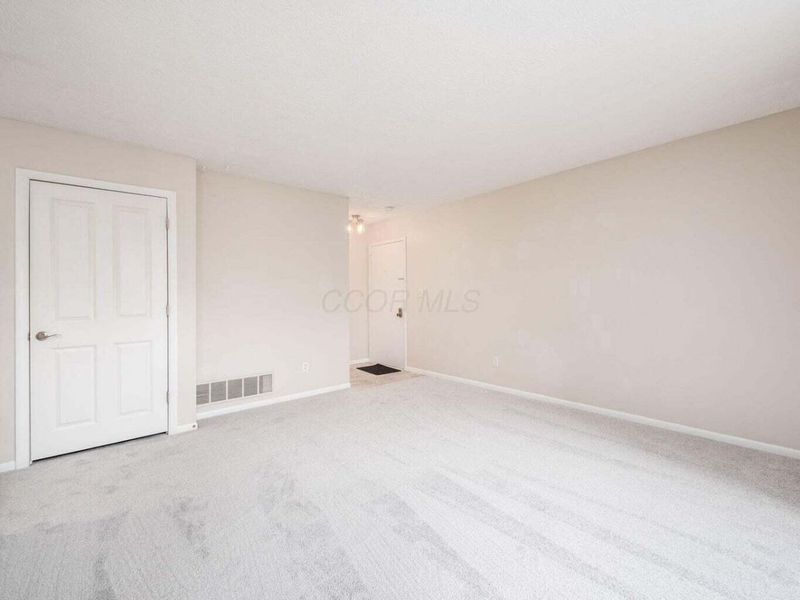 2196 Hedgerow Road , Unit 2196C, Columbus, OH 43220 Photo 5