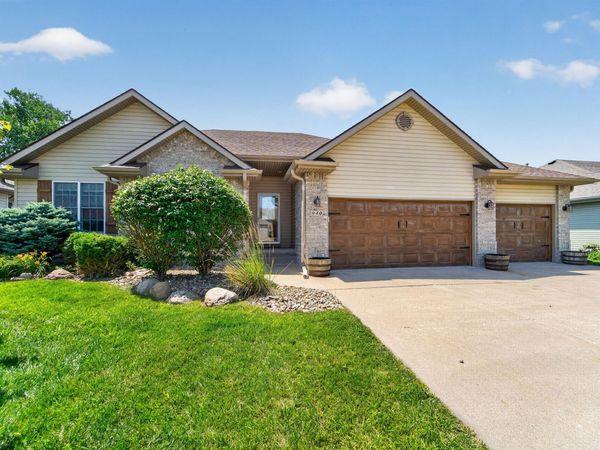 940 KEY Circle, CARTER LAKE, IA 51510
