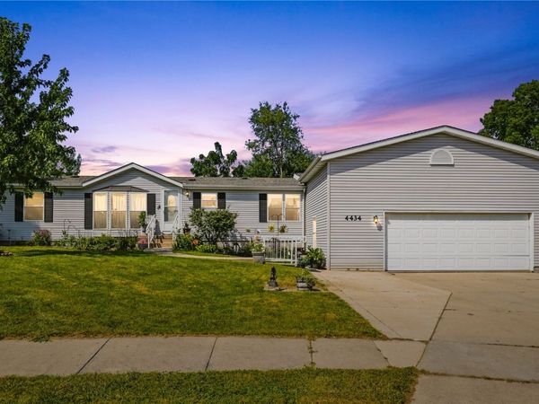 4434 Megan Court, Cedar Rapids, IA 52405