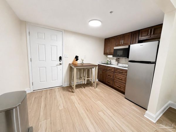 201 S Stillman, Unit 212, Pensacola, FL 32505