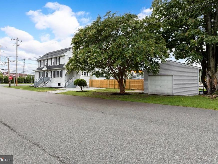 92 S Governor Printz Boulevard, Essington, PA 19029 Main Photo