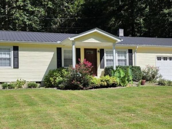 2701 Beech Creek Road, Manchester, KY 40962
