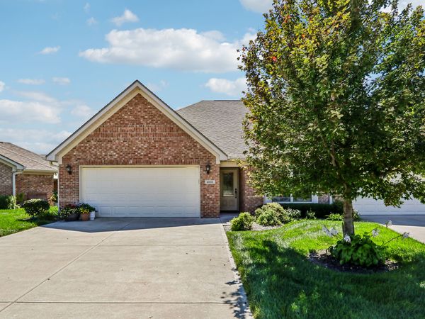 4935 W Harrisburg Court, New Palestine, IN 46163