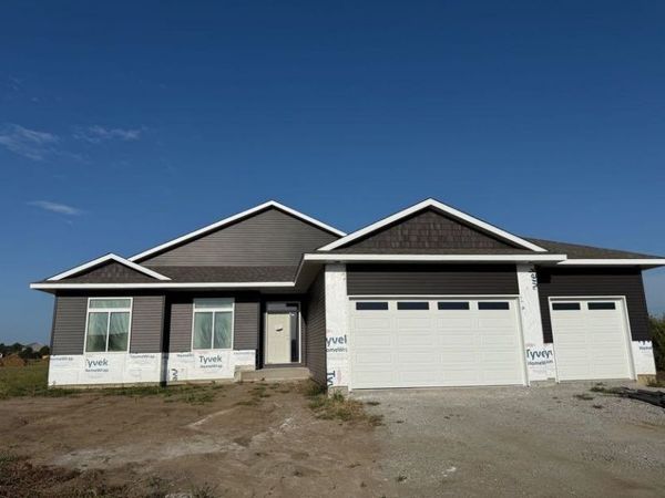 15 N Seven Oaks Rd., North Liberty, IA 52317