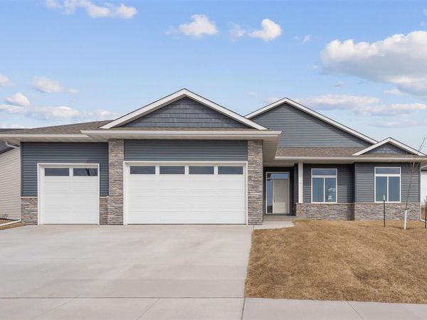 15 N Seven Oaks Rd., North Liberty, IA 52317