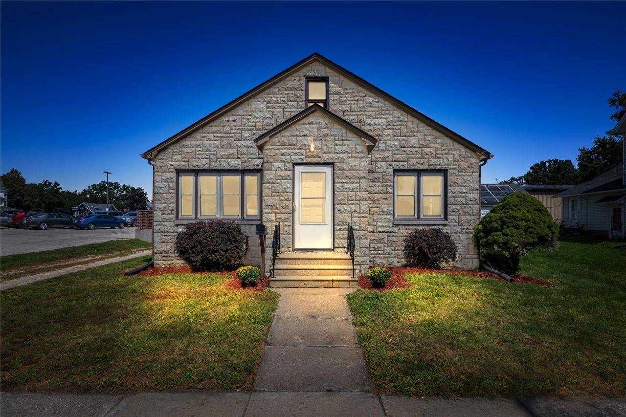 114 E 6th Street, Tipton, IA 52772 Main Photo