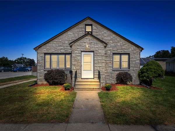 114 E 6th Street , Tipton, IA 52772