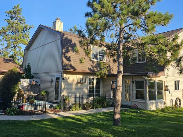 202 Saddle Ridge, Portage, WI 53901