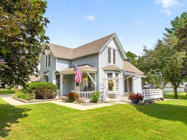 108 2nd Street NE, Grand Meadow, MN 55936