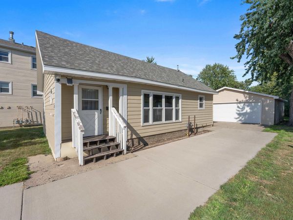 106 S Williams Ave, Sioux Falls, SD 57104