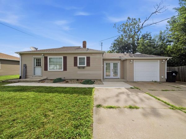 105 STERLING Street, Washington, IL 61571