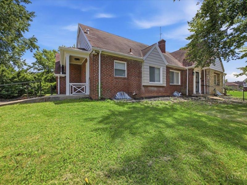 7300 Brookcrest Drive, Cincinnati, OH 45237 Photo 4