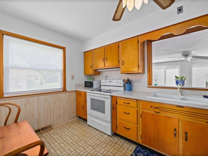 814 Mohawk Drive, Huron, OH 44839 Photo 8