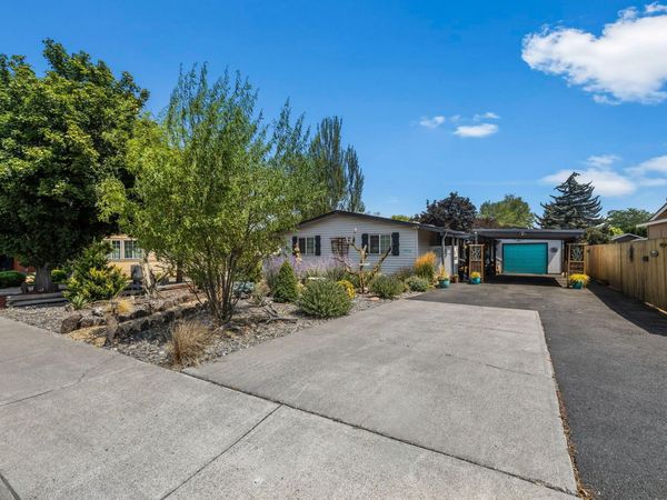 1712 NW Elm Court, Redmond, OR 97756
