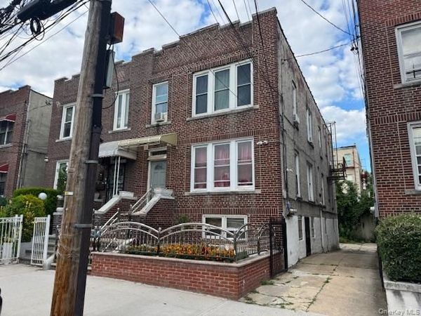 3340 Fish Avenue , Bronx, NY 10469