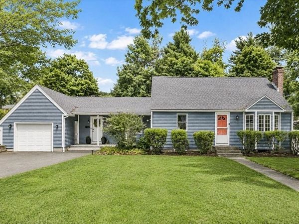 17 Hale Rd, Walpole, MA 02032