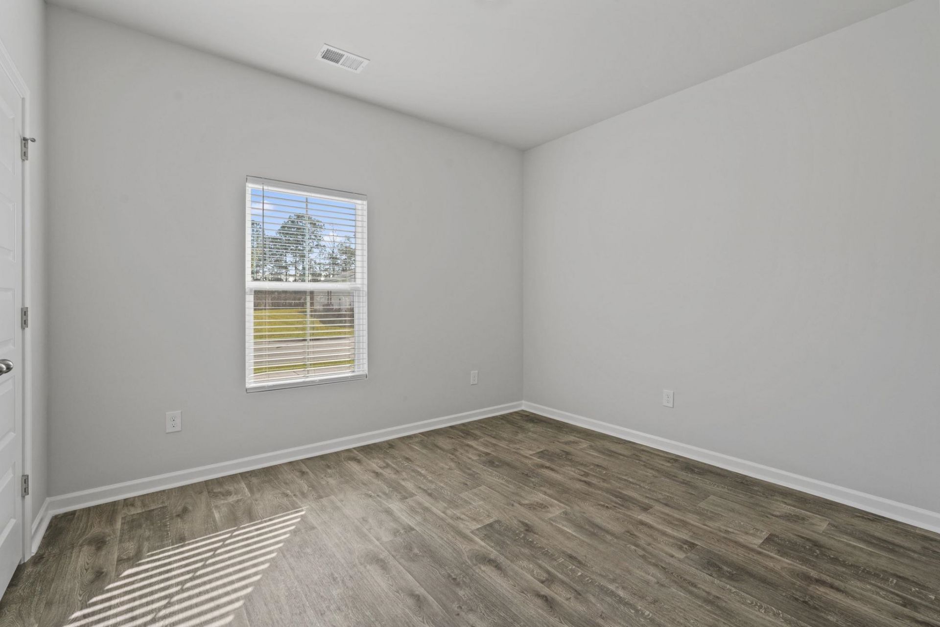219 Warner Crossing Way  Photo 15