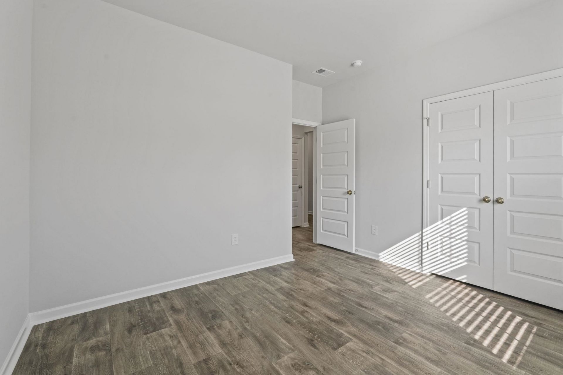 219 Warner Crossing Way  Photo 16