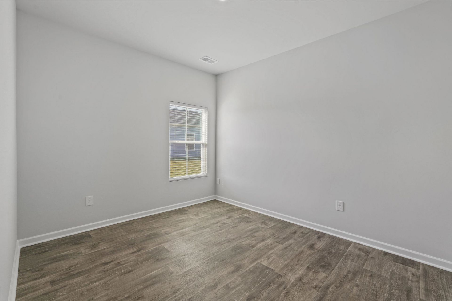 219 Warner Crossing Way  Photo 18