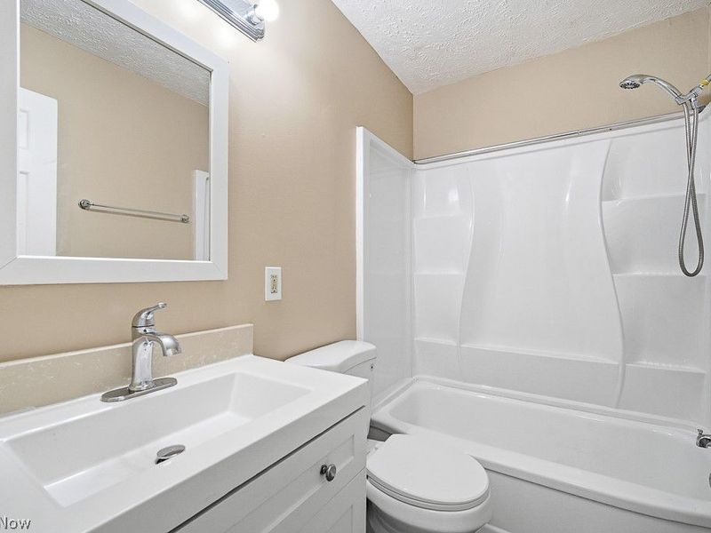 2326 Greenvale Road, Cleveland, OH 44121 Photo 16
