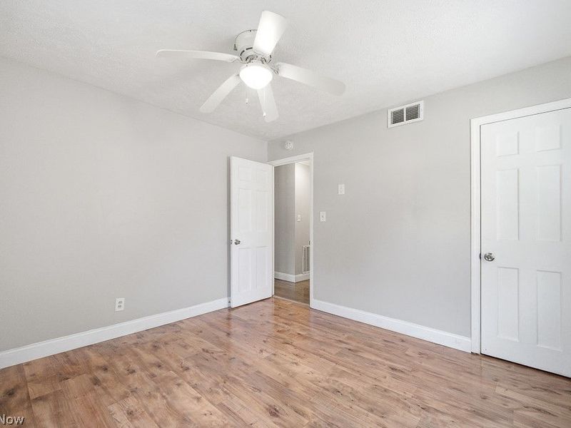 2326 Greenvale Road, Cleveland, OH 44121 Photo 19