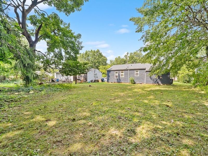 2326 Greenvale Road, Cleveland, OH 44121 Photo 21