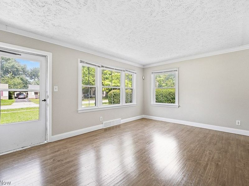 2326 Greenvale Road, Cleveland, OH 44121 Photo 5