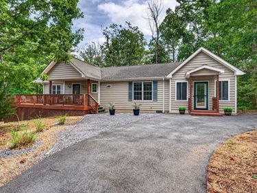 392 PASSAGE LN, MCGAHEYSVILLE, VA 22840