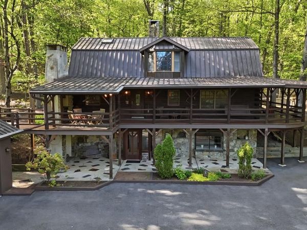 2244 SPRINGTOWN HILL ROAD , HELLERTOWN, PA 18055