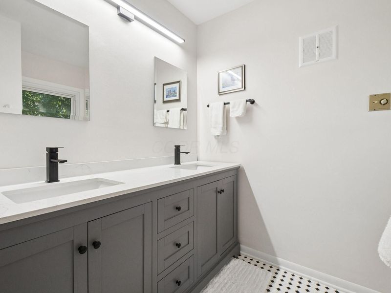 973 Bernard Road, Columbus, OH 43221 Photo 28