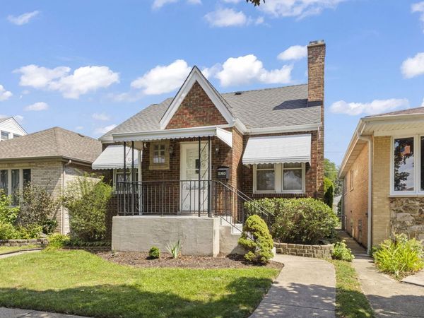 2353 Hainsworth Avenue, North Riverside, IL 60546