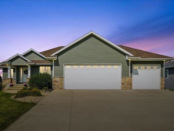 115 Ridge Drive, Fairfax, IA 52228
