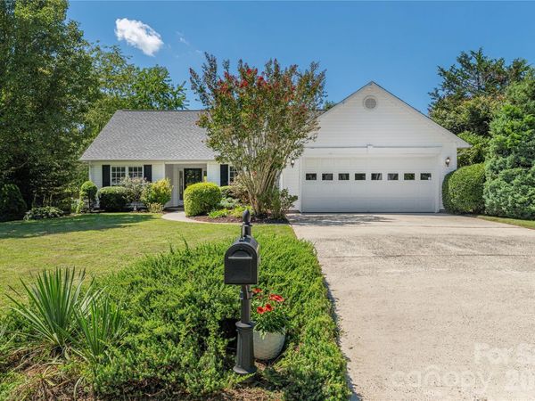 328 Planters Creek Road, Fletcher, NC 28732