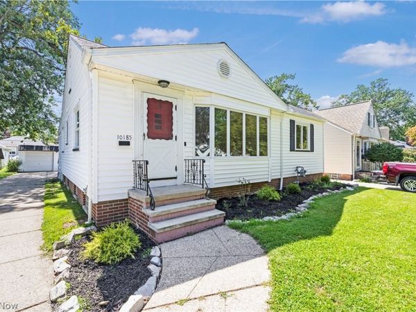 10185 Chesterfield Drive , Parma Heights, OH 44130