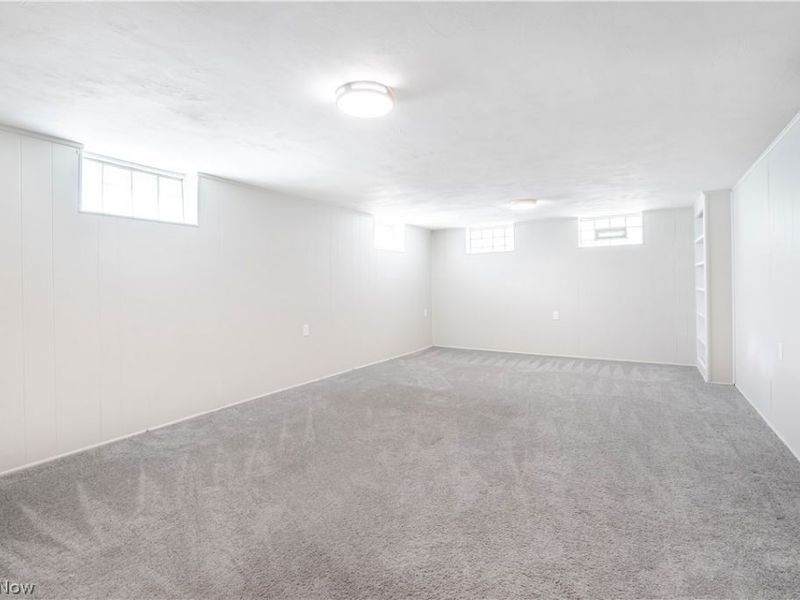 10185 Chesterfield Drive, Parma Heights, OH 44130 Photo 14