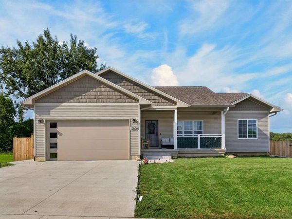 2324 Maynard Avenue, Waterloo, IA 50701