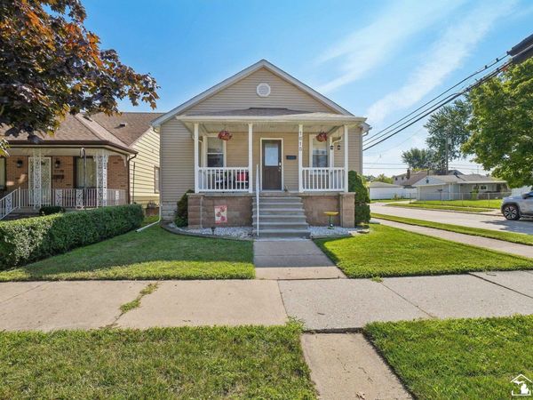 1615 Cora Street, Wyandotte, MI 48192