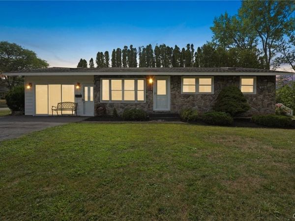 101 Moyer Heights Drive, Liverpool, NY 13088