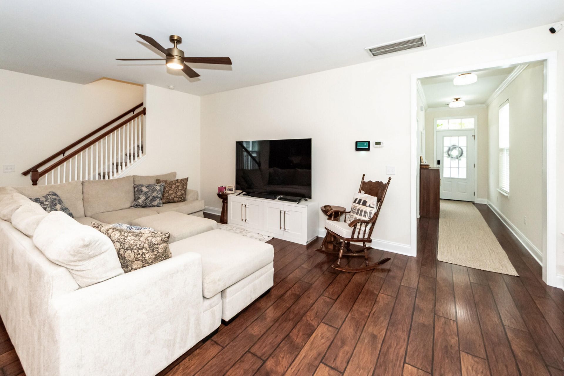 235 Larissa Drive Photo 6