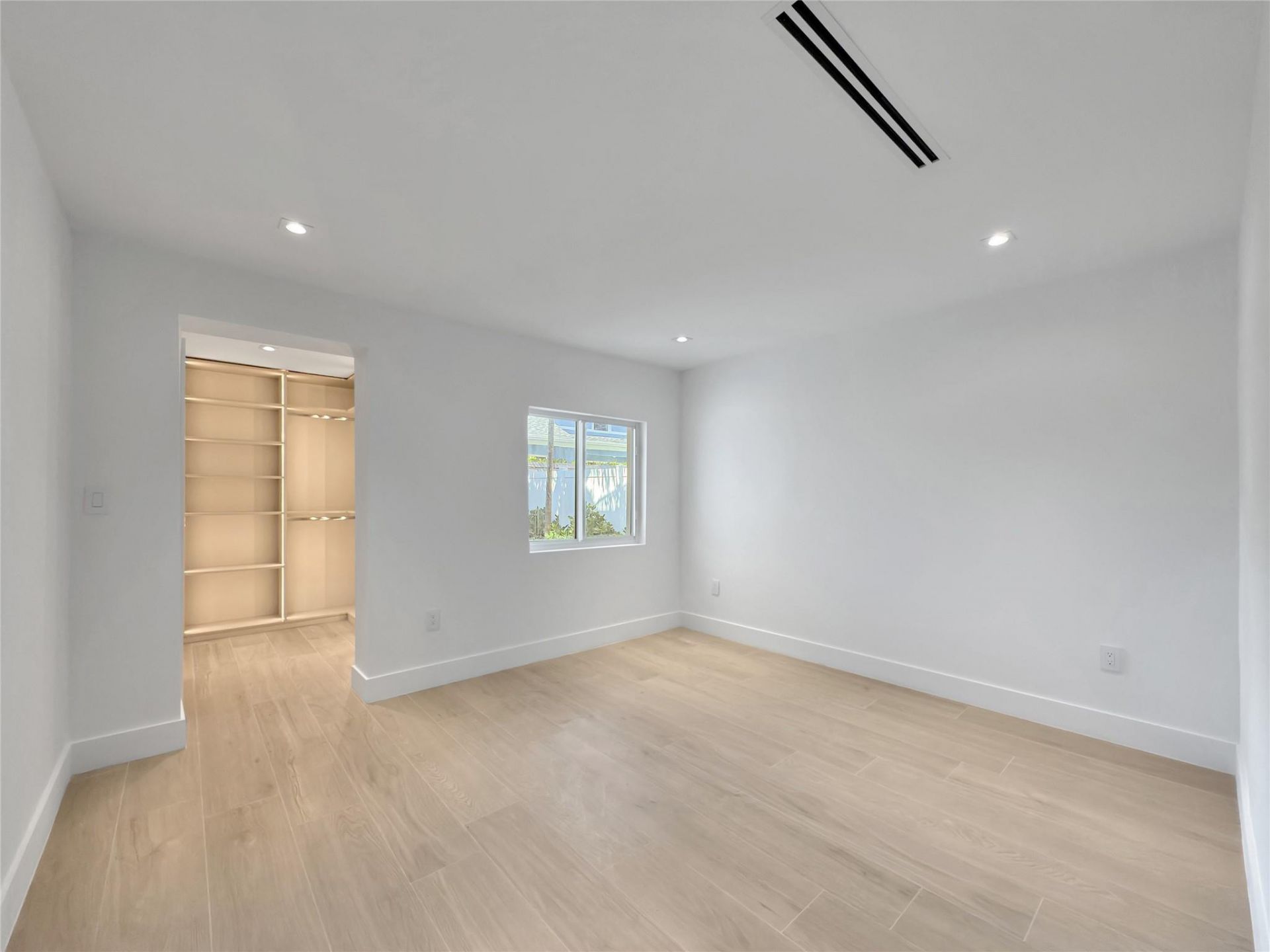 729 NE 17th Terrace, Fort Lauderdale, FL 33304 Photo