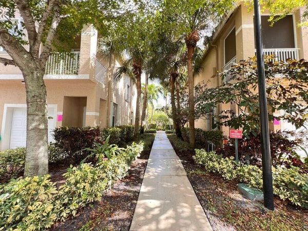 117 Lighthouse Circle, Unit J, Tequesta, FL 33469