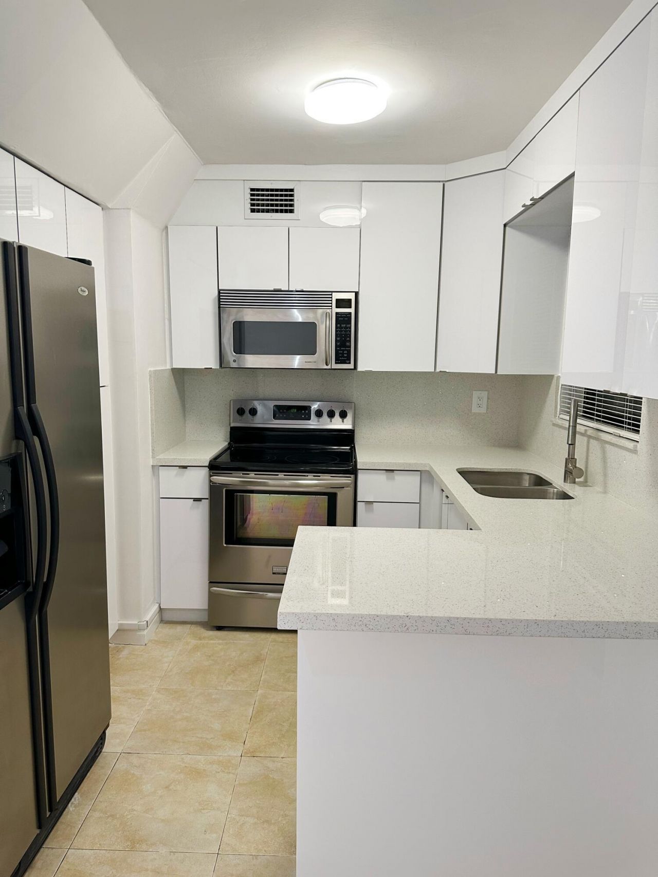 1701 W 42nd Place, Unit 43, Hialeah, FL 33012 Photo