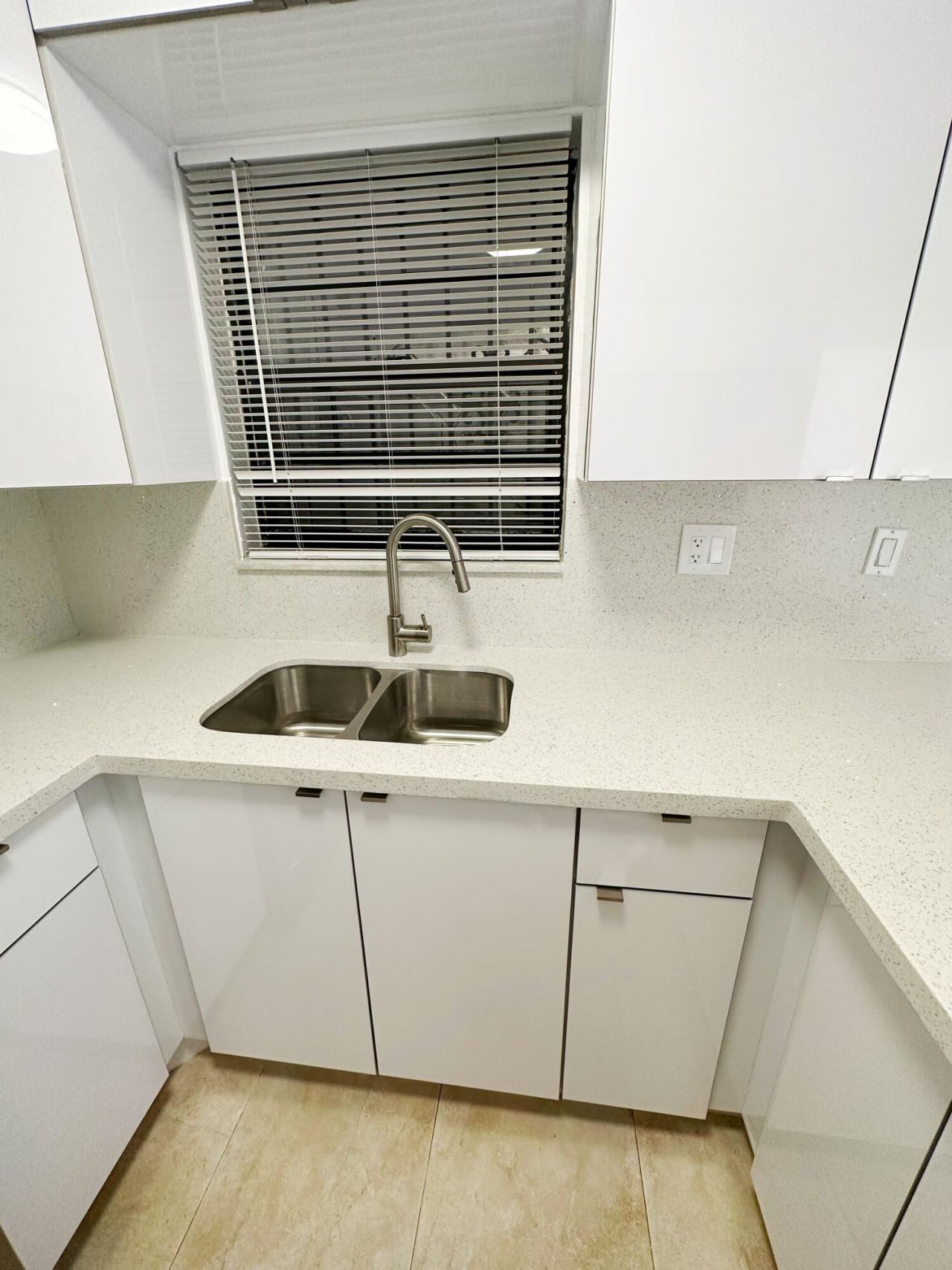 1701 W 42nd Place, Unit 43, Hialeah, FL 33012 Photo
