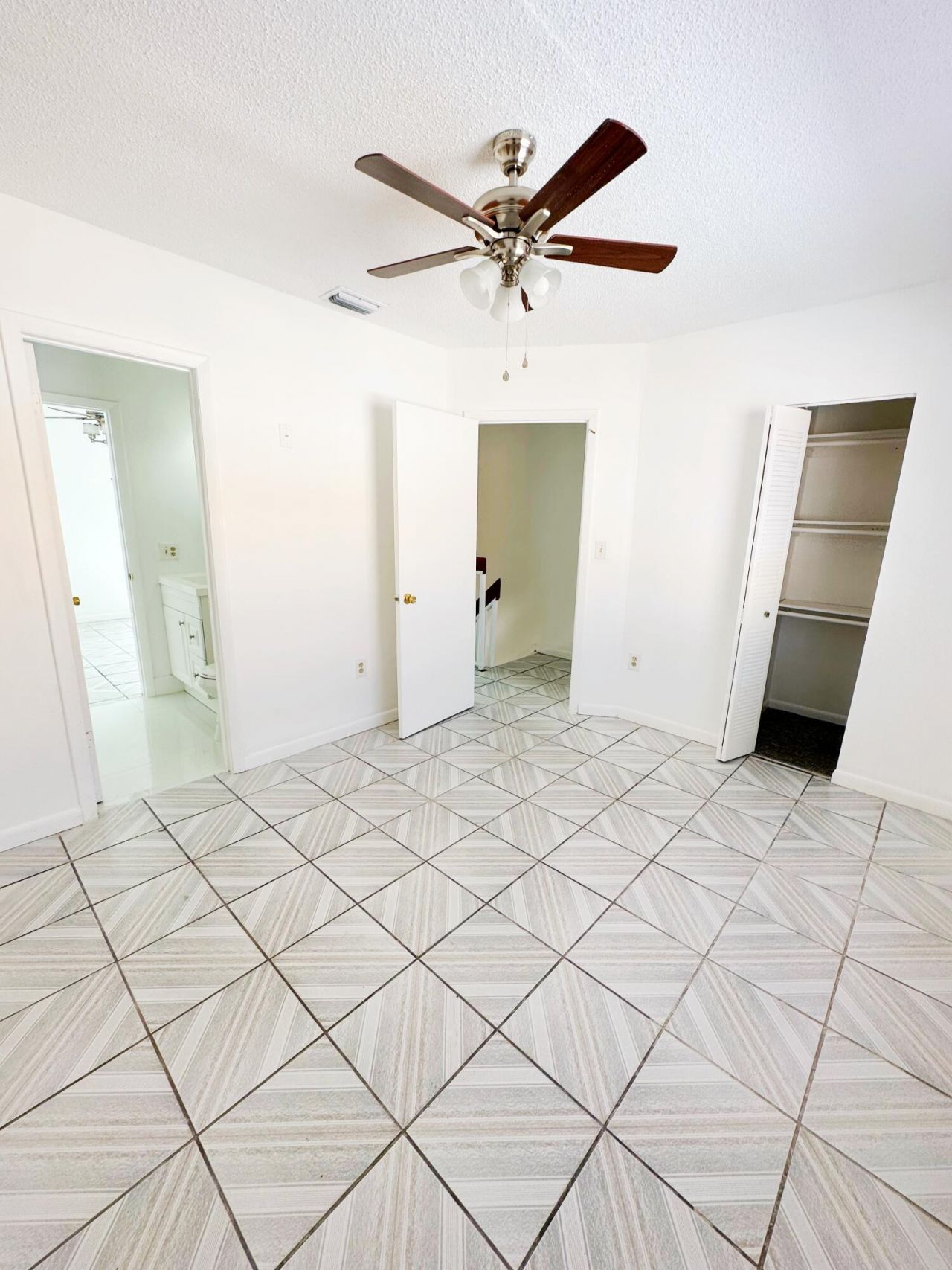 1701 W 42nd Place, Unit 43, Hialeah, FL 33012 Photo