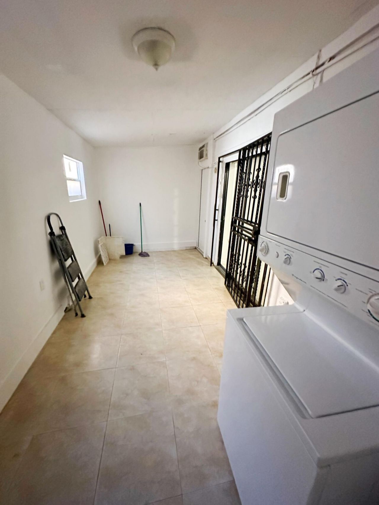 1701 W 42nd Place, Unit 43, Hialeah, FL 33012 Photo