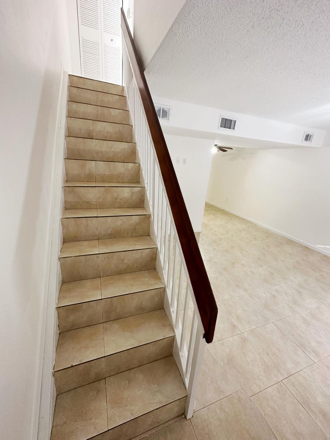 1701 W 42nd Place, Unit 43, Hialeah, FL 33012 Photo