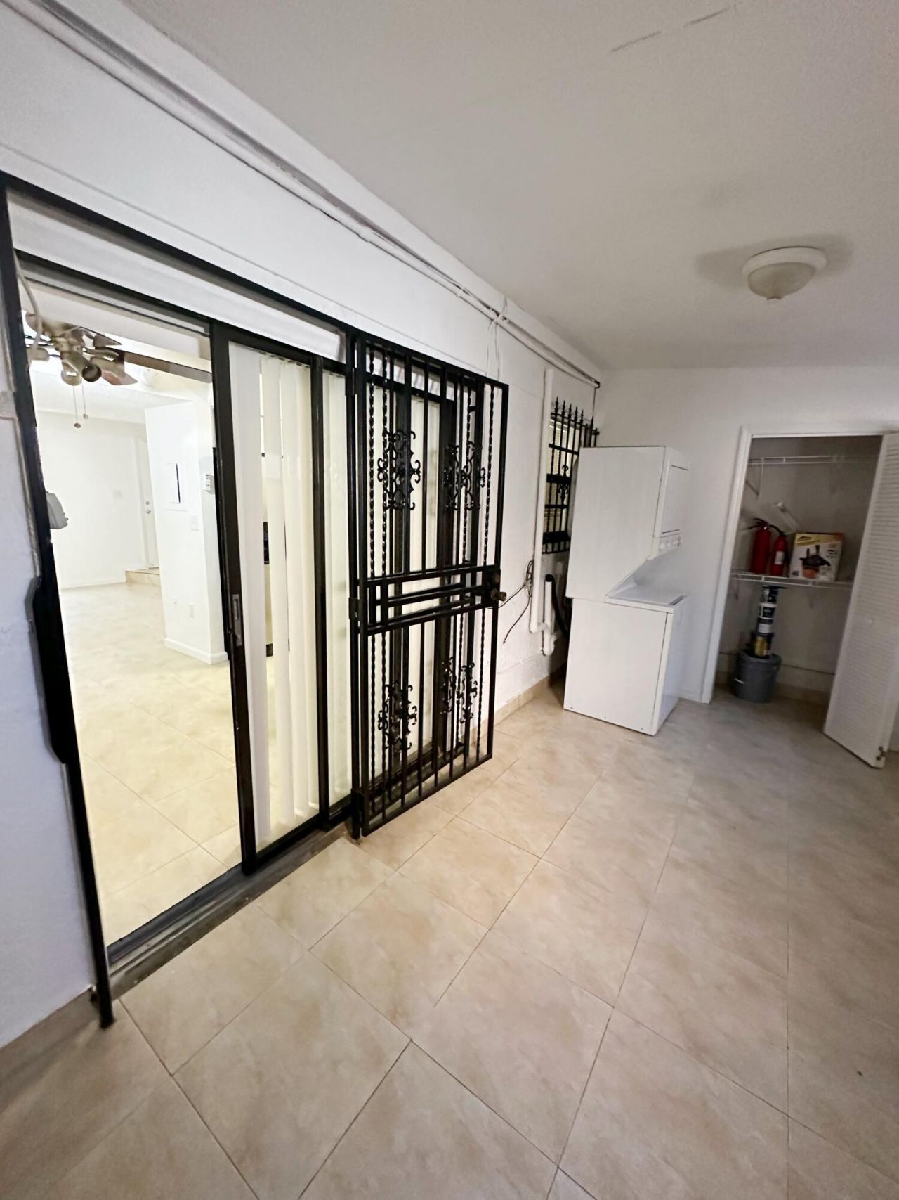 1701 W 42nd Place, Unit 43, Hialeah, FL 33012 Photo