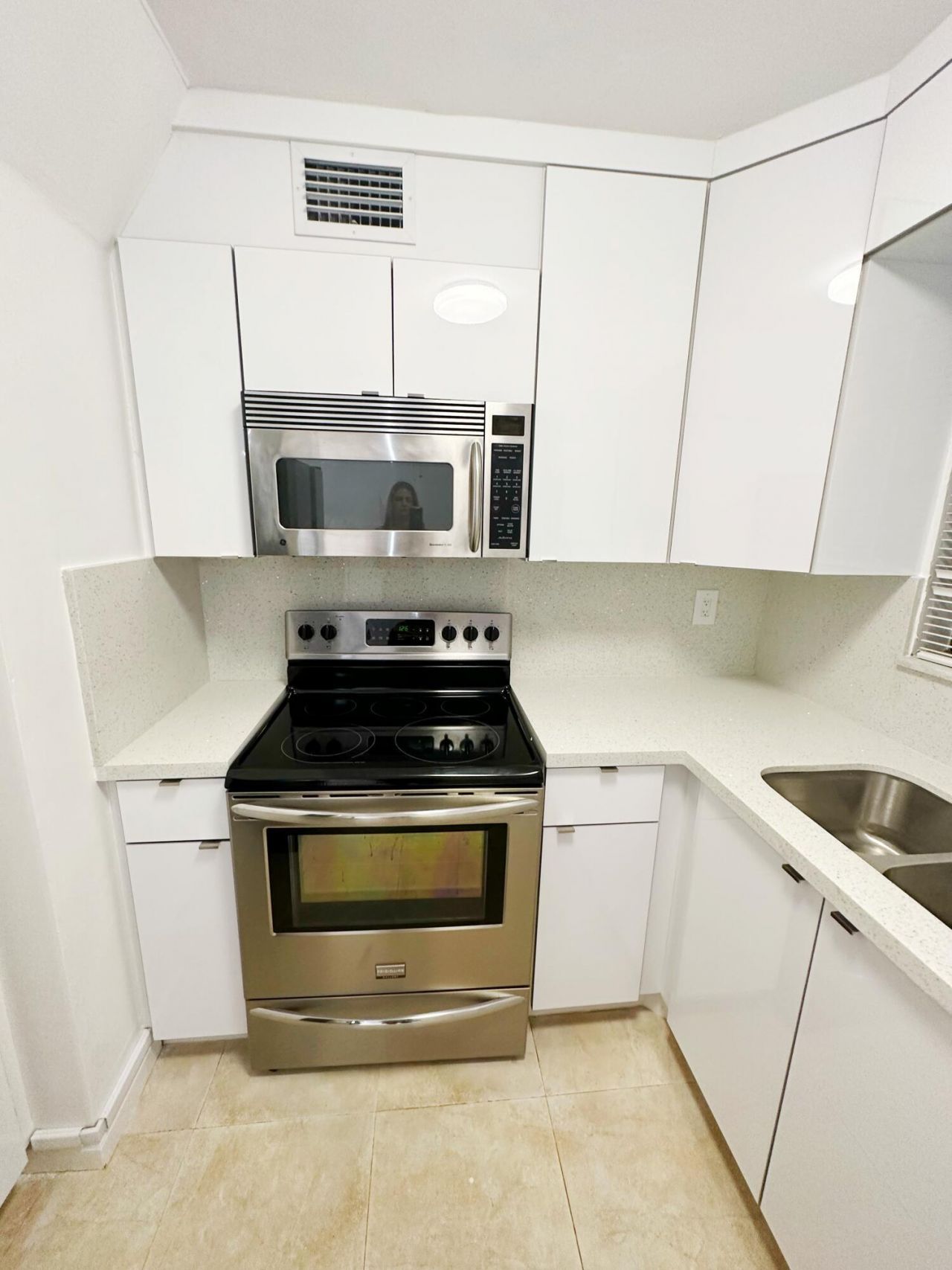 1701 W 42nd Place, Unit 43, Hialeah, FL 33012 Photo
